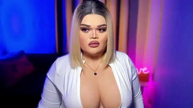 Snapshot of KarolinaThompson chatting on 01-31-25, 11:24 KarolinaThompson online show from 01-31-25, 11:24