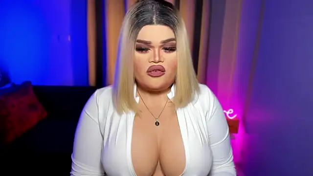 Snapshot of KarolinaThompson chatting on 03-17-25, 06:18 KarolinaThompson online show from 03-17-25, 06:18