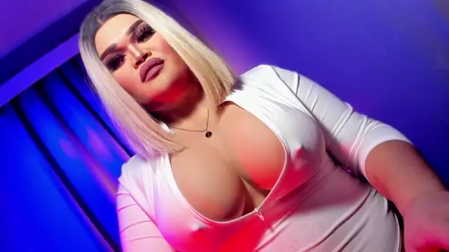 Snapshot of KarolinaThompson chatting on 03-22-25, 12:14 KarolinaThompson online show from 03-22-25, 12:14