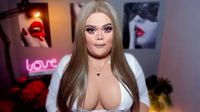 Snapshot of KarolinaThompson chatting on 10-11-25, 07:29 KarolinaThompson online show from 10-11-25, 07:29