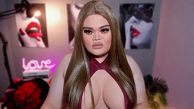 Snapshot of KarolinaThompson chatting on 10-12-25, 03:55 KarolinaThompson online show from 10-12-25, 03:55