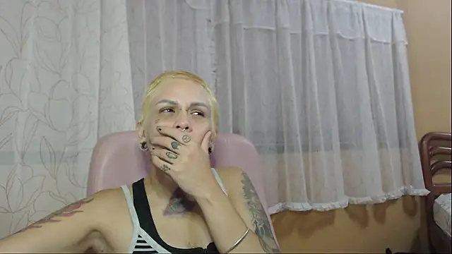 moon cat85 online show from 10-16-25, 02:56