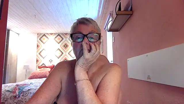Snapshot of GrannyChrissy68 chatting on 09-11-25, 11:54 GrannyChrissy68 online show from 09-11-25, 11:54