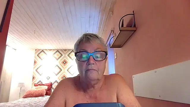 Snapshot of GrannyChrissy68 chatting on 09-14-25, 01:32 GrannyChrissy68 online show from 09-14-25, 01:32