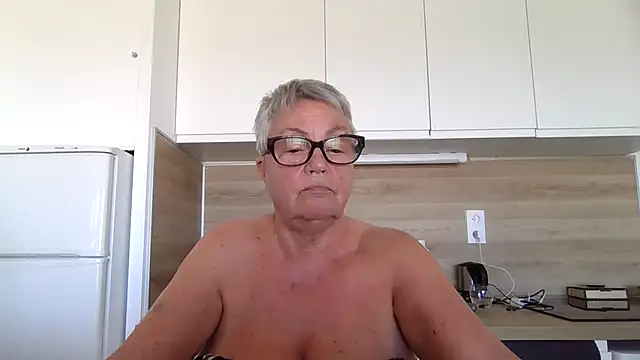 Snapshot of GrannyChrissy68 chatting on 09-22-25, 01:13 GrannyChrissy68 online show from 09-22-25, 01:13