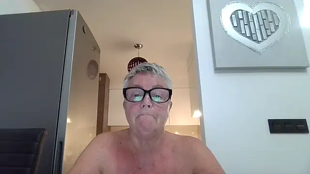 Snapshot of GrannyChrissy68 chatting on 10-01-25, 09:32 GrannyChrissy68 online show from 10-01-25, 09:32