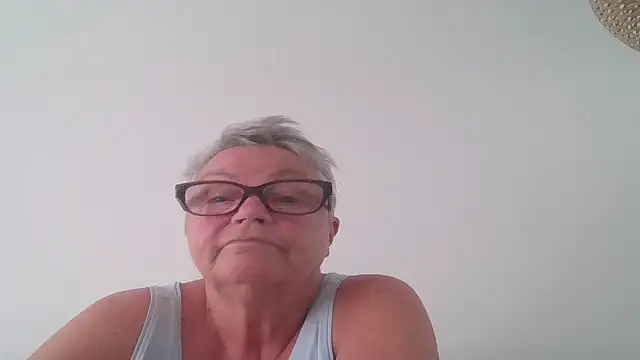 Snapshot of GrannyChrissy68 chatting on 10-06-25, 02:36 GrannyChrissy68 online show from 10-06-25, 02:36