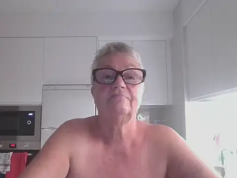 Snapshot of GrannyChrissy68 chatting on 10-11-25, 09:02 GrannyChrissy68 online show from 10-11-25, 09:02