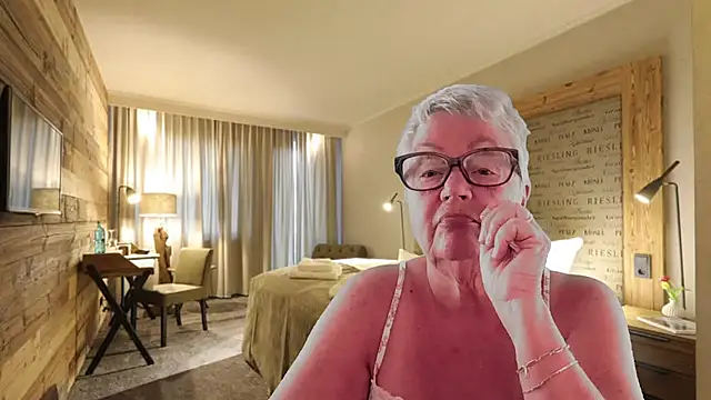 GrannyChrissy68 online show from 02-01-26, 03:32