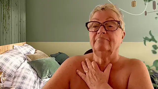 GrannyChrissy68 online show from 03-10-26, 05:40