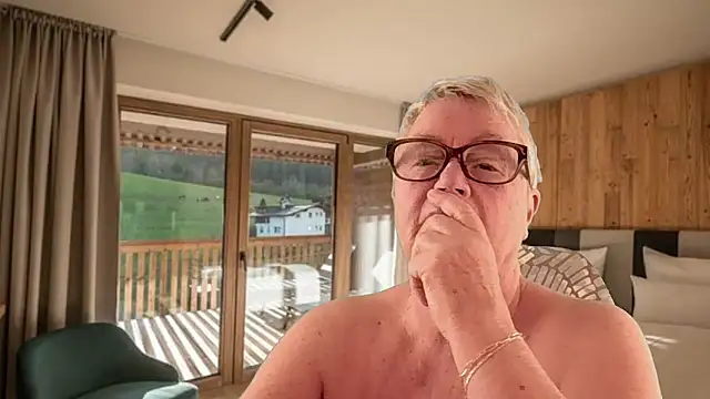 GrannyChrissy68 online show from 03-21-26, 02:20