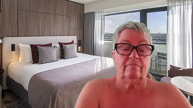 GrannyChrissy68 online show from 05-20-26, 01:17
