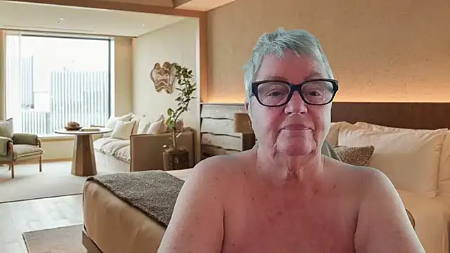 Snapshot of GrannyChrissy68 chatting on 06-05-26, 12:33 GrannyChrissy68 online show from 06-05-26, 12:33