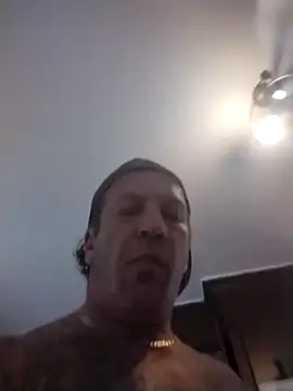 Snapshot of trucker1979 chatting on 11-20-25, 06:40 trucker1979 online show from 11-20-25, 06:40