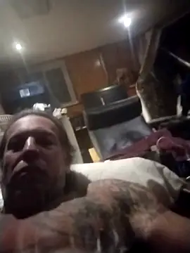 Snapshot of trucker1979 chatting on 12-14-25, 07:58 trucker1979 online show from 12-14-25, 07:58