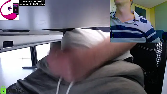 Snapshot of pliko chatting on 06-18-26, 08:03 pliko online show from 06-18-26, 08:03