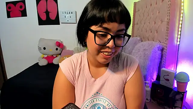 Snapshot of LillyCandy chatting on 02-11-26, 12:15 LillyCandy online show from 02-11-26, 12:15