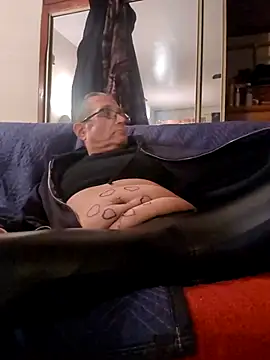 Snapshot of bobby69cock chatting on 03-19-25, 06:46 bobby69cock online show from 03-19-25, 06:46