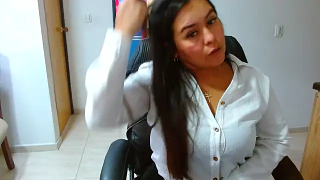 Ixchel Anaid online show from 02-01-26, 03:43