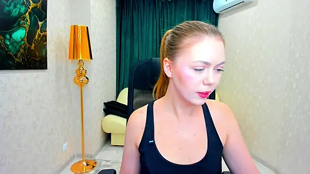 Strawberrye online show from 02-10-25, 06:31