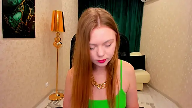 Strawberrye online show from 02-12-25, 03:40