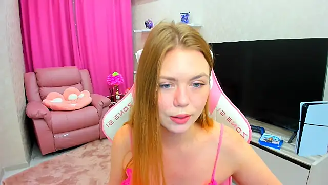 Strawberrye online show from 09-14-25, 03:16