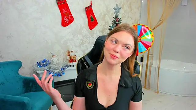 Strawberrye online show from 12-21-25, 03:35