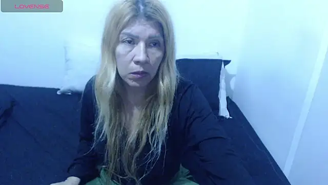 Snapshot of Dulce-Bella chatting on 01-31-26, 09:13 Dulce-Bella online show from 01-31-26, 09:13