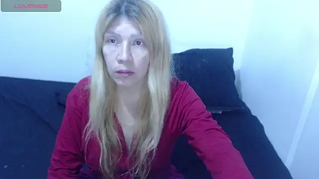 Snapshot of Dulce-Bella chatting on 03-25-26, 08:59 Dulce-Bella online show from 03-25-26, 08:59