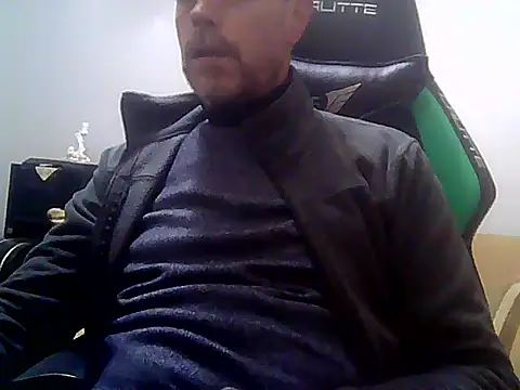 Snapshot of boran34 chatting on 12-22-25, 03:53 boran34 online show from 12-22-25, 03:53