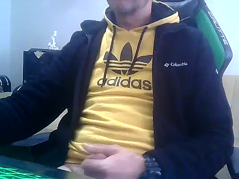 Snapshot of boran34 chatting on 01-18-26, 10:52 boran34 online show from 01-18-26, 10:52