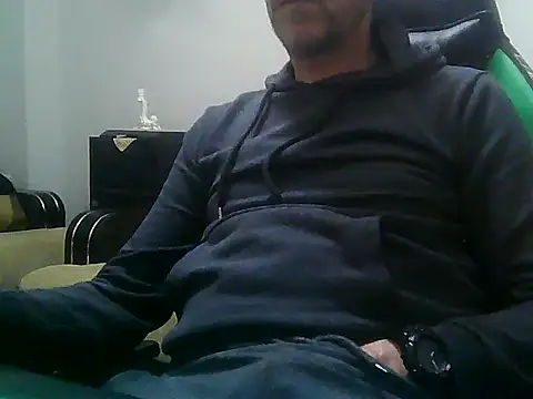 Snapshot of boran34 chatting on 04-13-26, 04:56 boran34 online show from 04-13-26, 04:56