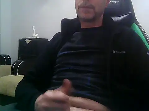 Snapshot of boran34 chatting on 04-14-26, 04:24 boran34 online show from 04-14-26, 04:24