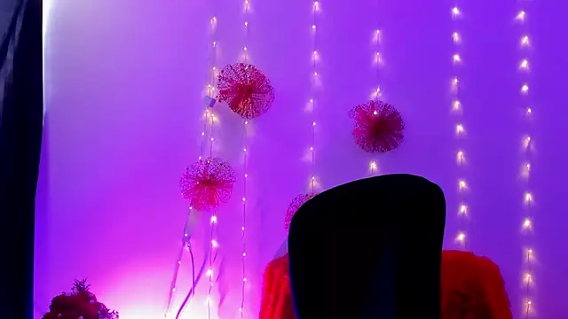 Snapshot of MIss_Kendall_ chatting on 12-15-24, 08:36 MIss Kendall online show from 12-15-24, 08:36