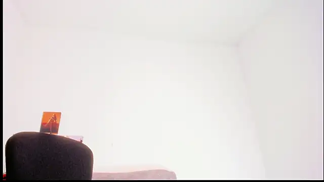Snapshot of MIss_Kendall_ chatting on 03-06-25, 11:09 MIss Kendall online show from 03-06-25, 11:09