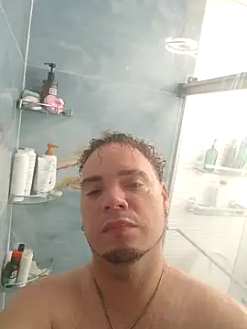 Snapshot of latinoflpr chatting on 09-18-25, 12:23 latinoflpr online show from 09-18-25, 12:23