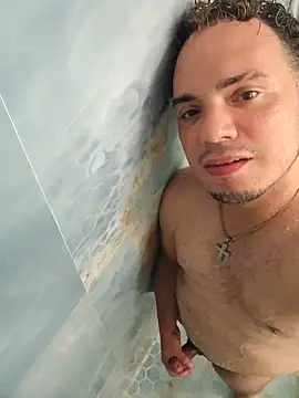 Snapshot of latinoflpr chatting on 09-21-25, 01:29 latinoflpr online show from 09-21-25, 01:29