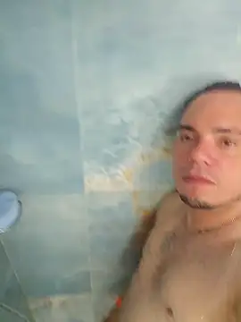 Snapshot of latinoflpr chatting on 09-24-25, 12:58 latinoflpr online show from 09-24-25, 12:58