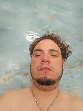 Snapshot of latinoflpr chatting on 01-17-26, 02:27 latinoflpr online show from 01-17-26, 02:27