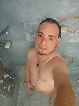 Snapshot of latinoflpr chatting on 01-18-26, 03:32 latinoflpr online show from 01-18-26, 03:32