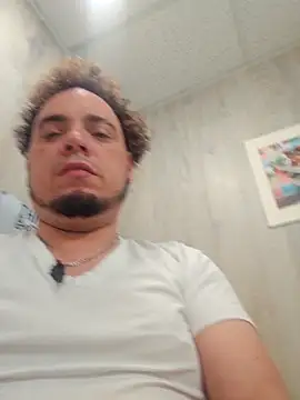 Snapshot of latinoflpr chatting on 02-04-26, 07:20 latinoflpr online show from 02-04-26, 07:20