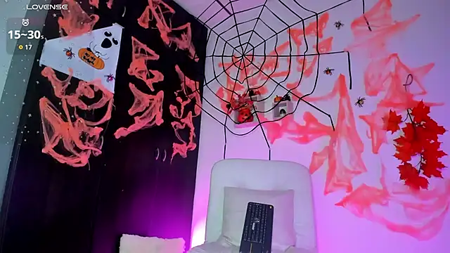 Snapshot of Lisvandr chatting on 10-15-25, 04:07 Lisvandr online show from 10-15-25, 04:07