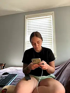 jaseyrae online show from 10-05-25, 04:49