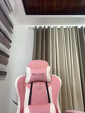 Snapshot of Bombshell_Ashy chatting on 01-22-25, 07:25 Bombshell Ashy online show from 01-22-25, 07:25