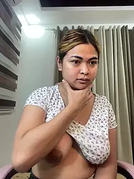 Snapshot of Bombshell_Ashy chatting on 01-23-25, 03:43 Bombshell Ashy online show from 01-23-25, 03:43