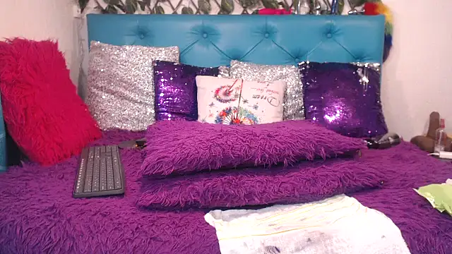 SARAWILLS online show from 02-09-26, 01:59