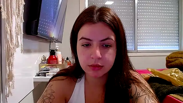 Snapshot of chelbyy chatting on 10-25-25, 04:24 chelbyy online show from 10-25-25, 04:24