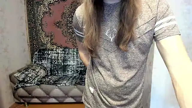 Snapshot of Marrymepls chatting on 02-19-25, 04:44 Marrymepls online show from 02-19-25, 04:44