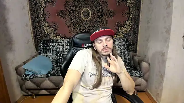 Snapshot of Marrymepls chatting on 03-05-25, 08:10 Marrymepls online show from 03-05-25, 08:10