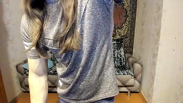 Snapshot of Marrymepls chatting on 03-15-25, 02:34 Marrymepls online show from 03-15-25, 02:34